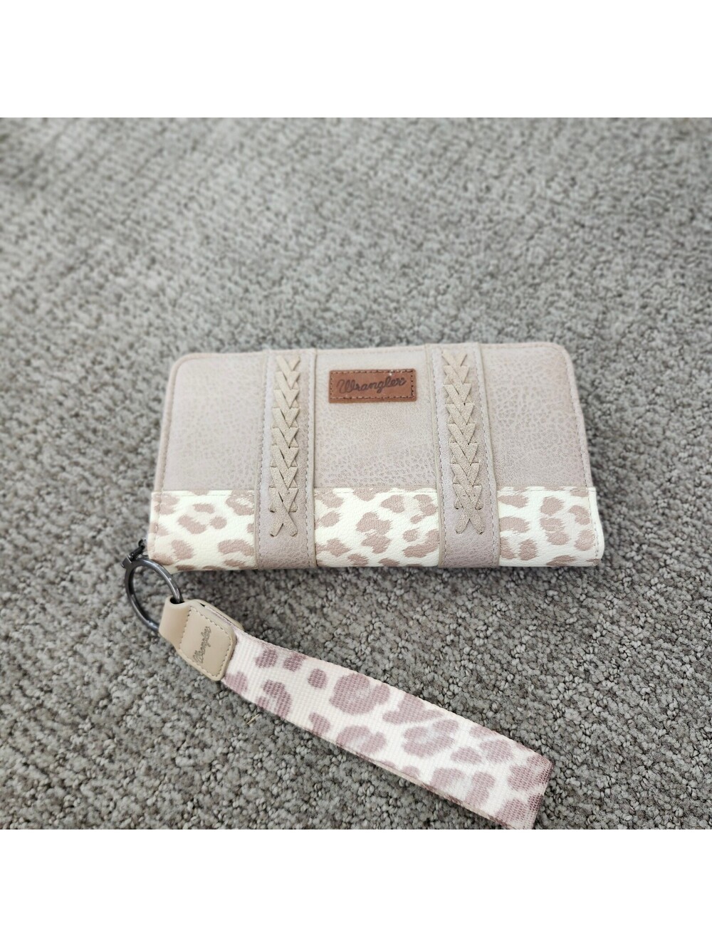 Wrangler Beige and Leopard Print Zip-Around Wallet Wristlet Size Medium